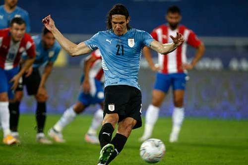Tiền đạo của MU giúp Uruguay giành ngôi nhì bảng A