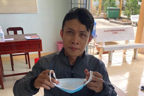 Kẻ 'biến thái' làm giả thẻ ngành Công an, khoe 'của quý' rồi định làm bậy với cô gái 19 tuổi