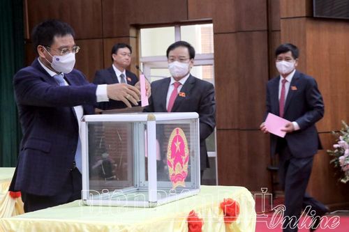 Ông Lò Văn Phương được bầu giữ chức Chủ tịch HĐND tỉnh
