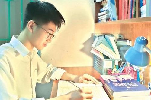 Chàng trai có duyên với những cuộc thi