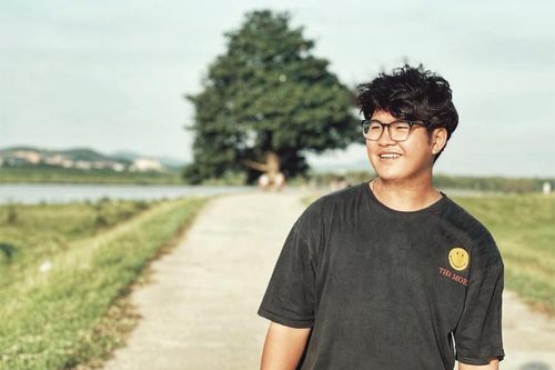 Núi của 'Mùa hoa tìm lại' tiết lộ hậu trường quay phim hài hước