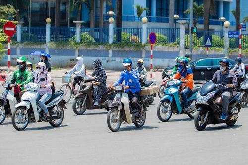 Nắng nóng gay gắt ở Bắc Bộ sẽ còn kéo dài đến hết tuần