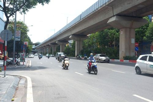 Nắng nóng tại Hà Nội kéo dài tới ngày 4-7
