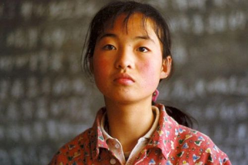 Cô gái chăn lợn trở thành nữ chính giờ ra sao?