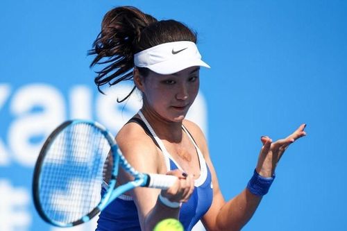 Tay vợt 19 tuổi được ví như 'Sharapova Trung Quốc'