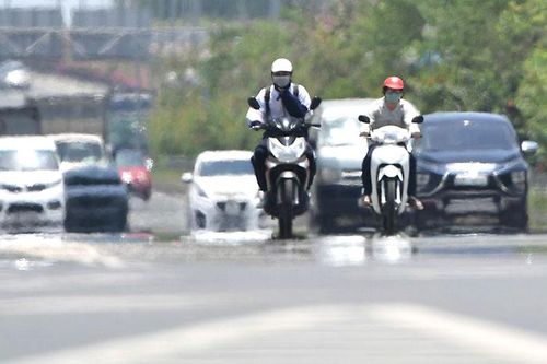 Cảnh báo tình trạng mất nước, kiệt sức, đột quỵ do nắng nóng kéo dài