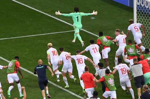 Những khoảnh khắc ấn tượng tại vòng 1/8 Euro 2020