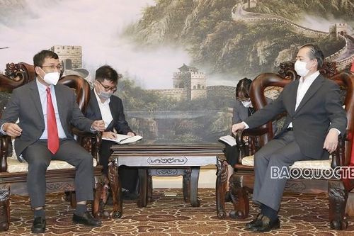 Đoàn Bộ Ngoại giao đến chúc mừng Đại sứ quán Trung Quốc tại Việt Nam nhân dịp 100 năm thành lập Đảng Cộng sản Trung Quốc