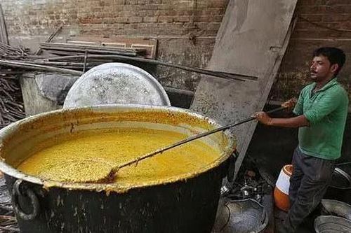 Nấu cỗ cưới, đầu bếp Iraq chết thảm vì ngã vào nồi súp gà khổng lồ