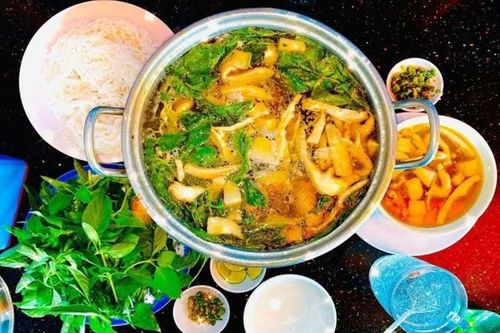 Lẩu đặc sản nổi tiếng Đà Lạt: Đi máy bay ra Hà Nội, đảm bảo còn bốc khói