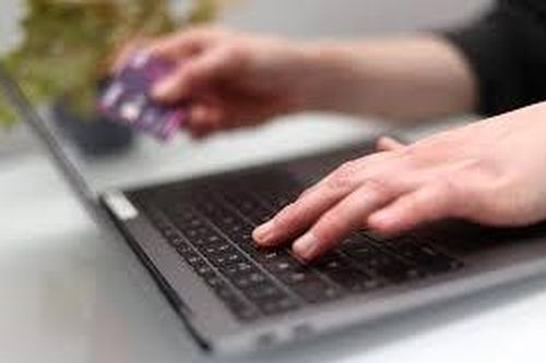 Bắt giữ đối tượng lừa đảo, chiếm đoạt gần 1 tỷ đồng qua mạng xã hội