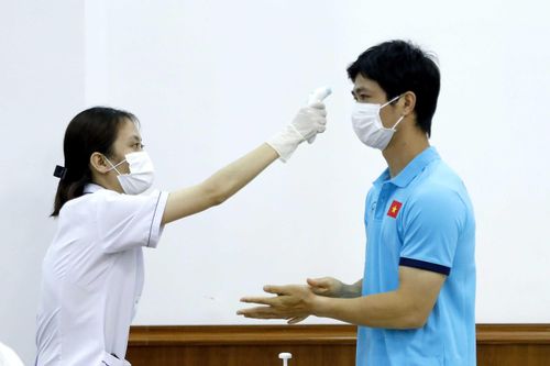 Đội tuyển Việt Nam hoàn thành cách ly, HLV Park Hang-seo trở về Hà Nội