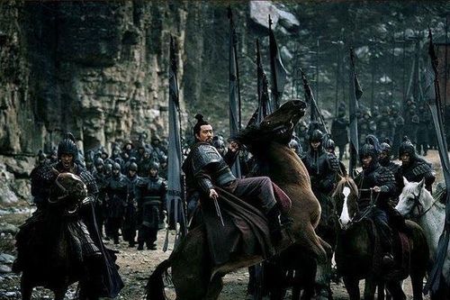 Tam quốc diễn nghĩa: Lý do Lưu Bị tự xưng là dòng dõi nhà Hán