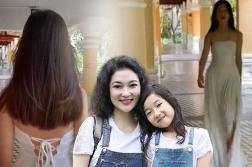 Con gái Hoa hậu Nguyễn Thị Huyền lần đầu đi guốc cao catwalk