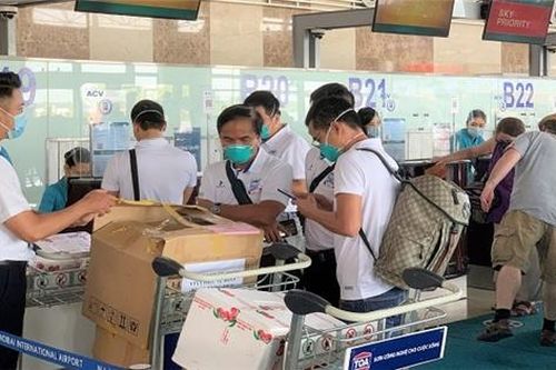 Dự báo hàng không Việt Nam phục hồi vào giữa quý III/2021 nhờ vắc xin Covid-19