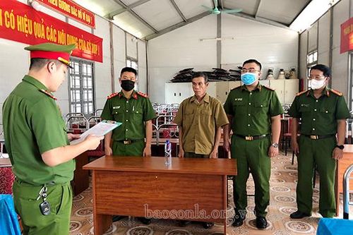 Bắt đối tượng liên quan đến khai thác rừng trái phép