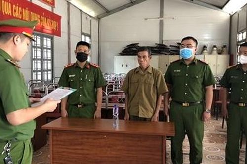 Khởi tố chủ rừng để lâm tặc chặt 150 cây ban