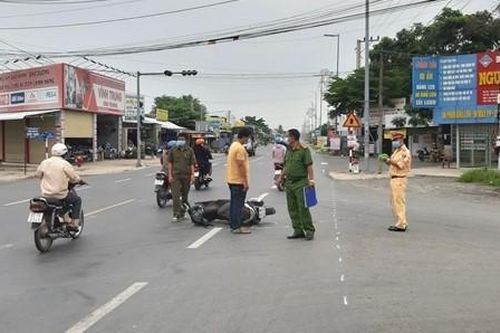 Dựng lại hiện trường vụ lăn cục bê tông ra đường làm cô gái chấn thương sọ não