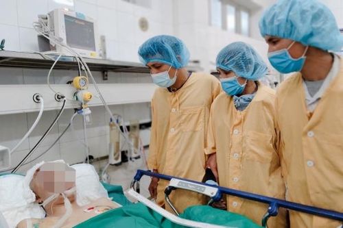 Chàng trai 22 tuổi chết não, hồi sinh sự sống cho 4 người