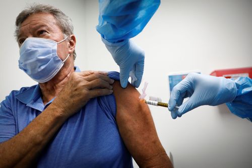 Thụy Sĩ dự trữ vaccine mRNA, tặng AstraZeneca cho COVAX