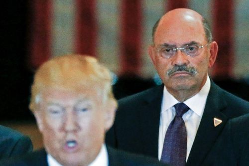 Giám đốc tài chính Tập đoàn Trump trình diện nhà chức trách
