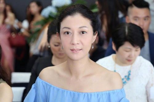 Tình cũ của Thành Long khó chịu vì con gái ăn bám