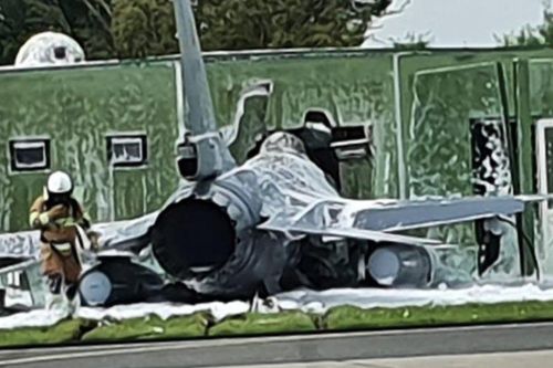 Máy bay chiến đấu F-16 của Bỉ đâm vào tòa nhà ở Hà Lan