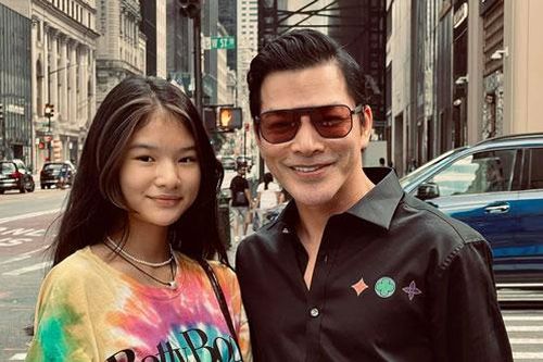 Trần Bảo Sơn đưa con gái cưng đi chơi New York, ái nữ 13 tuổi được khen một câu mà ông bố 'tít cả mắt'