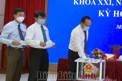 Huyện Mường Chà kiện toàn các chức danh lãnh đạo HĐND, UBND