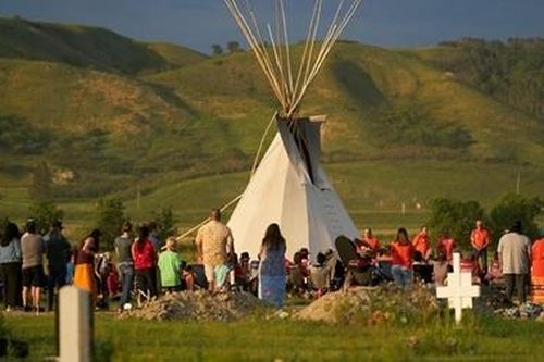 Lại thêm 182 ngôi mộ vô danh được tìm thấy tại Canada
