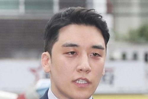 Sốc: Dispatch tung loạt tin nhắn 'nặng ký', ám chỉ Seungri liên quan đến môi giới mại dâm