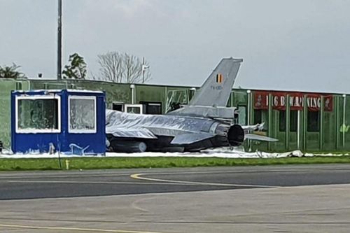 F-16 của Bỉ đâm vào tòa nhà ở Hà Lan, phi công bật ghế phóng thoát nạn