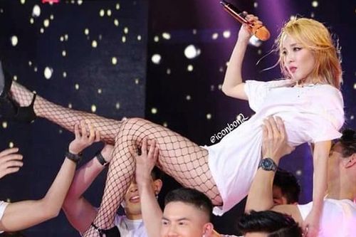 Ca sĩ phá vỡ mọi tiêu chuẩn về cái đẹp