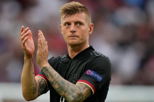 Toni Kroos từ giã tuyển Đức