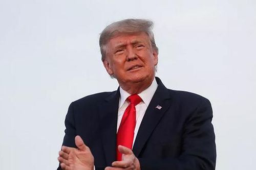 Ông Trump phản ứng khi giám đốc tài chính của mình bị truy tố 15 tội danh