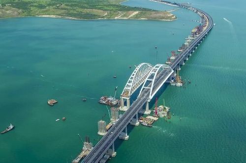 Ông Putin phê chuẩn sắc lệnh cho phép quân đội Nga chặn eo biển Kerch