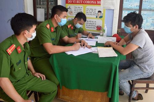 Thừa Thiên Huế đưa đi cách ly tài xế Đà Nẵng vi phạm phòng chống dịch Covid-19