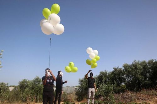 Bóng bay gây cháy là 'thủ phạm' khiến Israel không kích dải Gaza