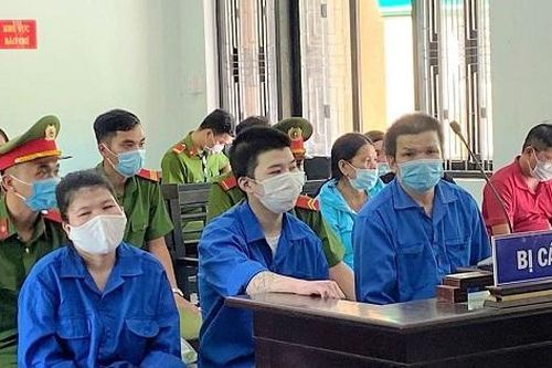 Vợ rủ chồng và con trai lừa đảo chiếm đoạt gần 18 tỷ đồng
