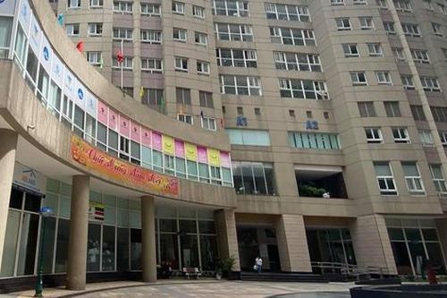 Nhiều người xót xa kể lại việc bé 5 tuổi rơi từ tầng cao chung cư