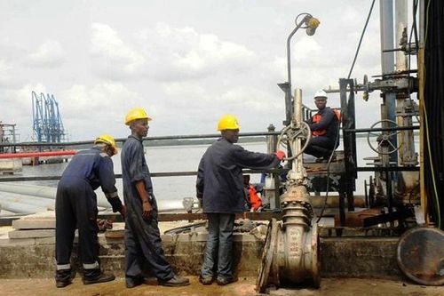 Quốc hội Nigeria thông qua luật cải cách ngành dầu mỏ