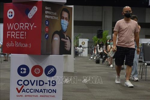 Thái Lan thêm trên 6.000 ca mắc, 61 ca tử vong do COVID-19