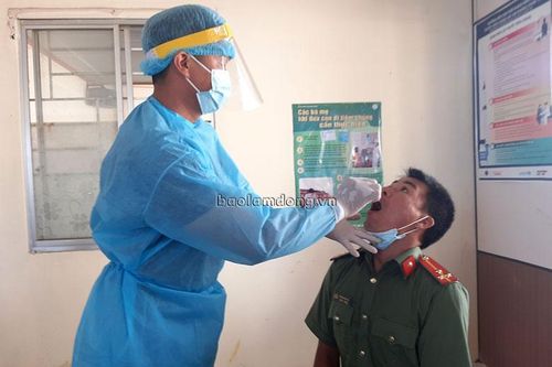 Di linh: Xét nghiệm SARS-CoV-2 cho người làm công tác thi tốt nghiệp THPT năm 2021