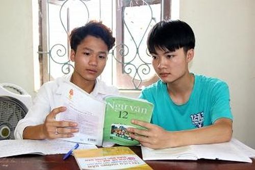 Đồng hành cùng học sinh có hoàn cảnh khó khăn