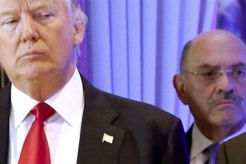 Vướng lùm xùm về thuế, Giám đốc tài chính Tập đoàn Trump tự nộp mình