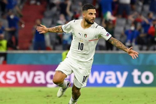 Lorenzo Insigne có tình yêu đặc biệt với siêu xe Italy