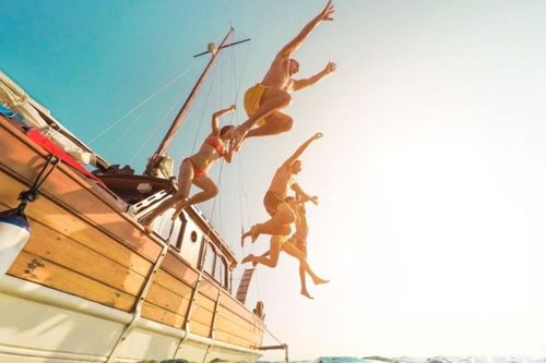 Người Australia tự do ở châu Âu nhưng khó về nhà