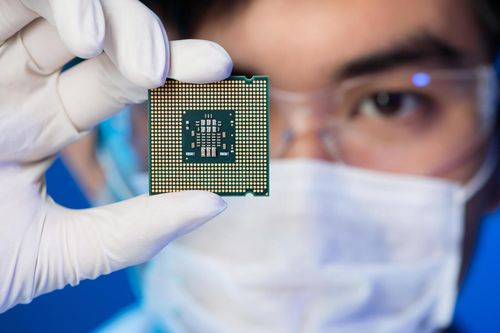 Công ty Trung Quốc mua nhà máy chip lớn nhất Vương quốc Anh