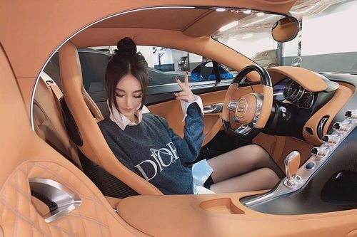Người trẻ đổ xô sắm ôtô để tránh dịch