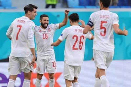 Đánh bại Thụy Sĩ sau loạt penalty, Tây Ban Nha giành vé vào bán kết